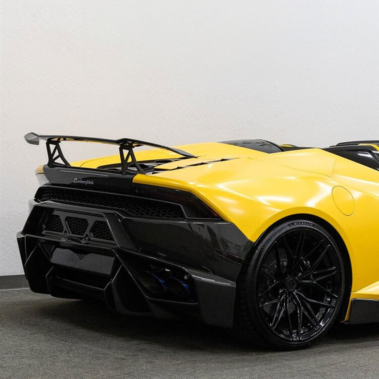 1016 Style Carbon Fiber Rear Spoiler Wing for Lamborghini Huracan LP610 LP580 - Bull Boost Performance