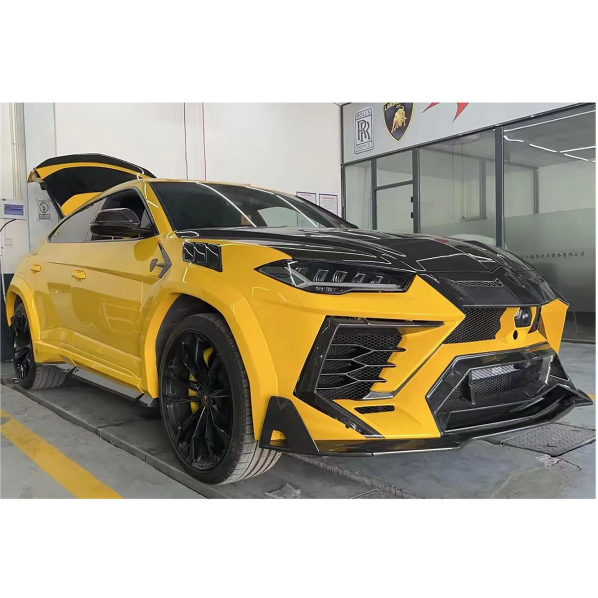 M Style V1 Full Dry Carbon Fiber Aero Body Kit for Lamborghini Urus - Bull Boost Performance